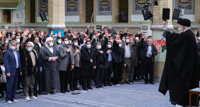 رهبر انقلاب اسلامی در دیدار جمعی از مداحان و شاعران اهل‌بیت‌ علیهم‌السلام: نقشه جامع دشمن شکست خورد چون محاسبات آنها غلط و اراده جمهوری اسلامی قوی‌تر بود