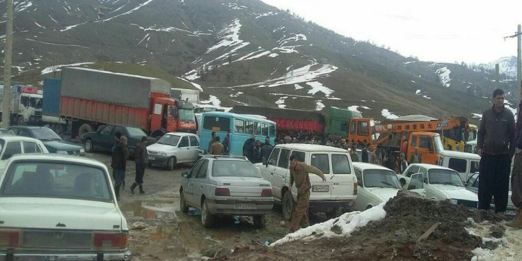 فرماندار بانه: ۳۲ تبعه سوری گرفتار در برف و کولاک به عراق بازگشتند