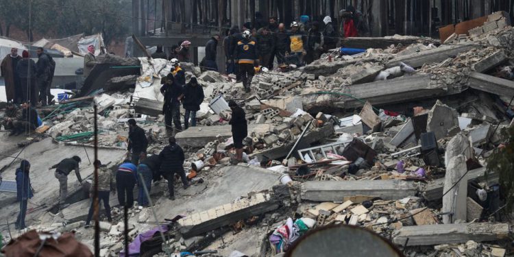 شمار قربانیان زلزله ترکیه از ۲ هزار نفر فراتر رفت