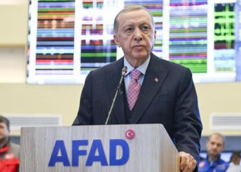 اردوغان: شمار جانباختگان زلزله به ۸ هزار و ۵۷۴ نفر رسید