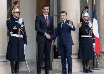 امیر قطر با مکرون رئیس جمهوری فرانسه در کاخ الیزه دیدار کرد