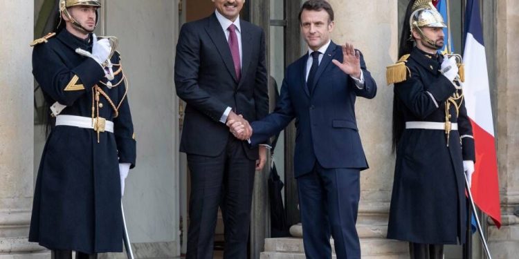 امیر قطر با مکرون رئیس جمهوری فرانسه در کاخ الیزه دیدار کرد