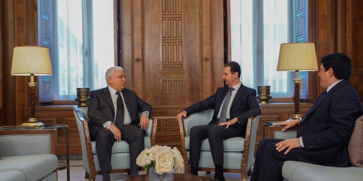 رئیس حشدالشعبی پیام نخست وزیر عراق را به بشار اسد رساند/ کاروان حسینی در سوریه