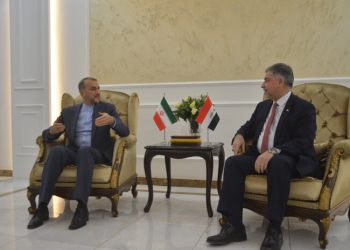 وزیر امور خارجه: از بازگشت عراق به نقش طبیعی خود خرسندیم/ادامه مشورت ها در بغداد