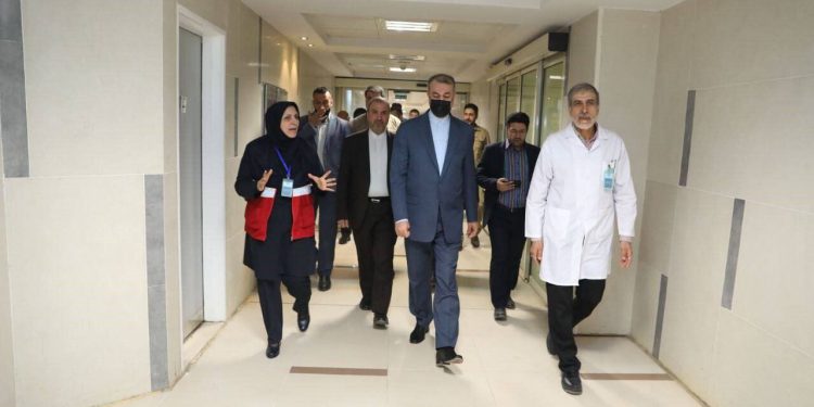 امیرعبداللهیان از بیمارستان امام علی (ع) در نجف بازدید کرد