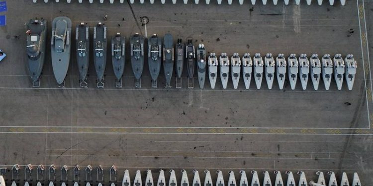 شناور‌های راکت‌انداز سپاه پاسداران  انقلاب اسلامی  ‌‌”موشک‌انداز‌” شدند