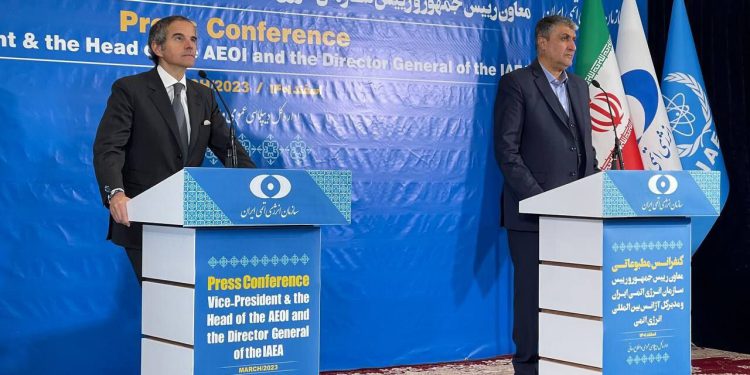 نشست خبری مشترک اسلامی و گروسی؛ اسلامی:غنیسازی بالای ۶۰ درصد نداشتیم/ ارتباطات با آژانس باید اطمینان بخش باشد