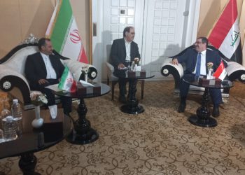 دیدار وزیر امور اقتصاد و دارایی ایران با همتای عراقی