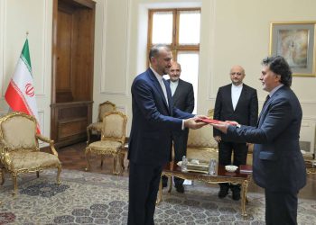 سفیر جدید ترکیه رونوشت استوارنامه خود را تقدیم امیرعبداللهیان کرد