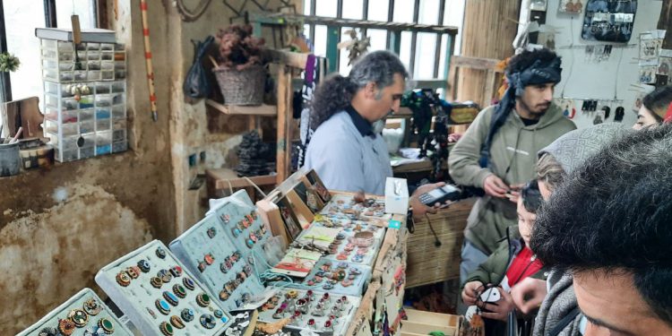 ضرورت بازارچه دائمی صنایع دستی در کردستان/صنایع دستی استان کردستان منحصر به فرد است
