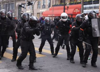 فضای ملتهب فرانسه در دهمین روز بسیج عمومی معترضان به اصلاحات بازنشستگی