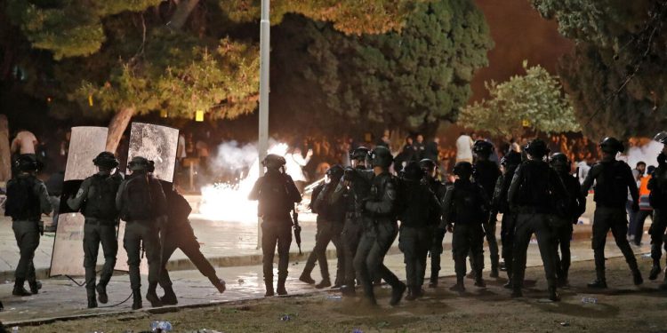 ۱۶ فلسطینی در درگیری با نظامیان صهیونیست زخمی شدند