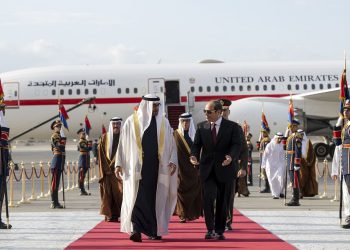 رئیس امارات در سفری غیر منتظره به مصر رفت