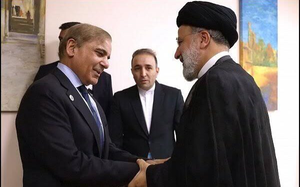 دعوت شهباز شریف از آیتالله رئیسی برای سفر به پاکستان