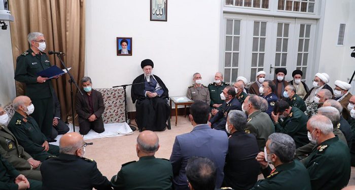 در دیدار فرماندهان و مسئولان ارشد نیروهای مسلح؛ رهبر انقلاب: به هیچ حدی از استحکام و پیشرفت قانع نباشید و بدون توقف به جلو بروید