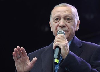 اردوغان خود را پیروز قطعی انتخابات اعلام و از مردم ترکیه تشکر کرد