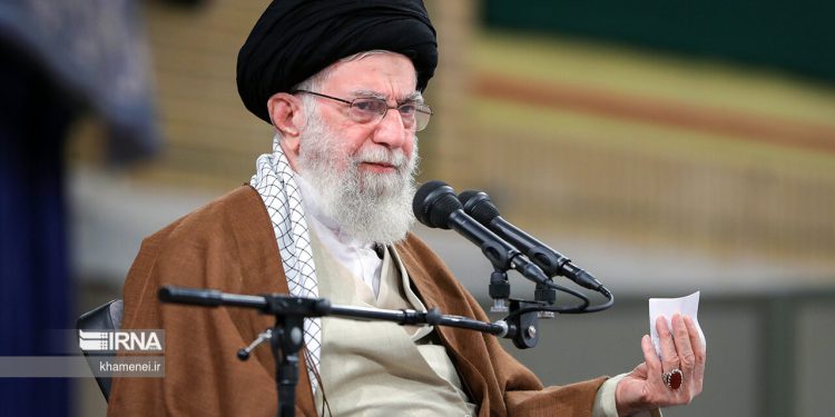 دیدار مسئولان وزارت امور خارجه و سفرای جمهوری اسلامی ایران با رهبر انقلاب