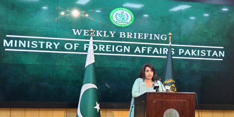 پاکستان حادثه تروریستی سراوان را محکوم و متعهد به همکاری با ایران شد