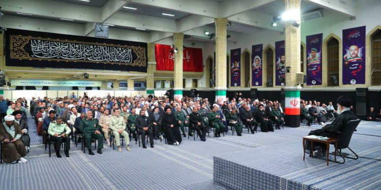 پیام رهبر انقلاب به کنگره ملی شهدای اردبیل؛ وحدت و ترویج مذهب اهل‌بیت دو کار بزرگ اردبیلی‌ها برای ایران