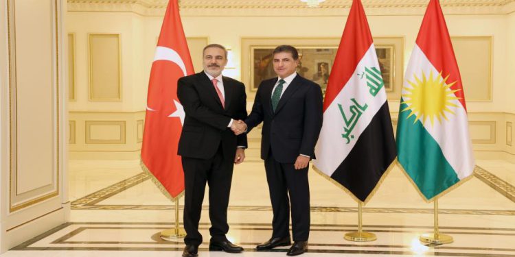 نچیروان بارزانی در دیدار با وزیر امور خارجه ترکیه: اربیل برای تقویت ارتباطات با آنکار اعلام  آمادگی می‌کند