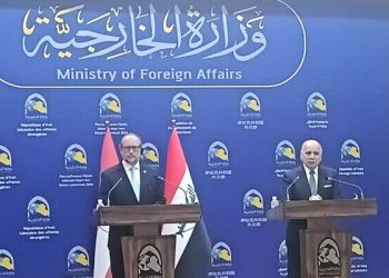 فواد حسین: عراق متعهد به اجرای توافق امنیتی با ایران است/ به تهران سفر می‌کنم