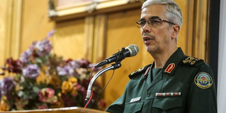 رئیس ستاد کل نیروهای مسلح: تمامیت ارضی ایران در دفاع مقدس تثبیت شد