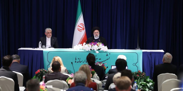 آیتالله رئیسی: تحریم پولهای بلوکه شده ایران پیشتر از اینها باید برداشته میشد