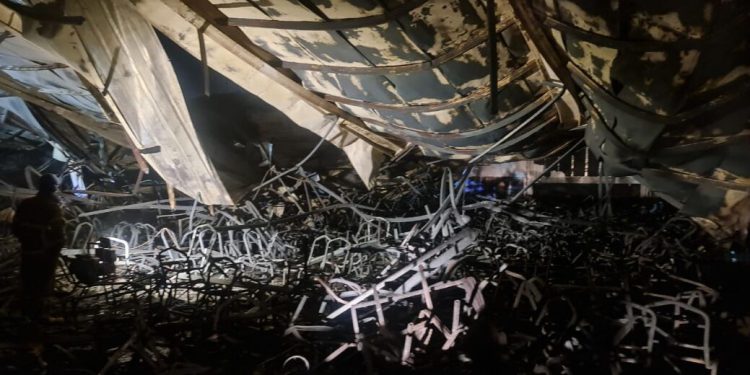 یک هفته عزای عمومی در نینوای عراق/ جستجو برای یافتن اجساد قربانیان حادثه تالار الحمدانیه