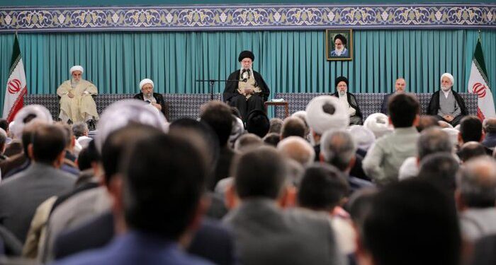 عادیسازی رابطه با صهیونیستها شرطبندی روی اسب بازنده است رهبر انقلاب: اسرائیل از غیظ نرسیدن به «نیل تا فرات» خواهد مُرد