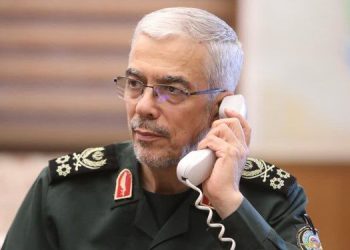 در گفت‌وگوی تلفنی با وزیر دفاع ترکیه؛ هشدار «باقری» درباره حمایت‌های آمریکا از جنایات رژیم صهیونیستی در غزه