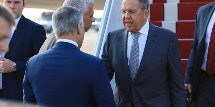 برای اجلاس ۳+۳؛ لاوروف وارد تهران شد