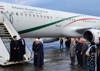 رئیس جمهور وارد سنندج شد