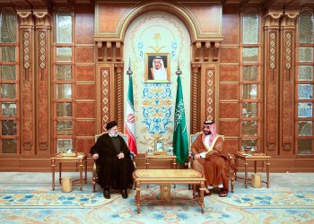 دیدار بن‌سلمان و رئیسی در حاشیه اجلاس اضطراری سران سازمان همکاری اسلامی