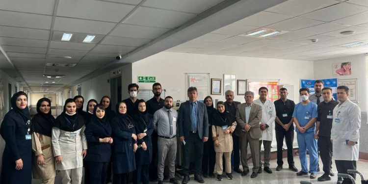 بیمارستان بیستون کرمانشاە پیشگام در تجلیل از روز پرستار؛ تقدیر از ٣٨ مدافع سلامت