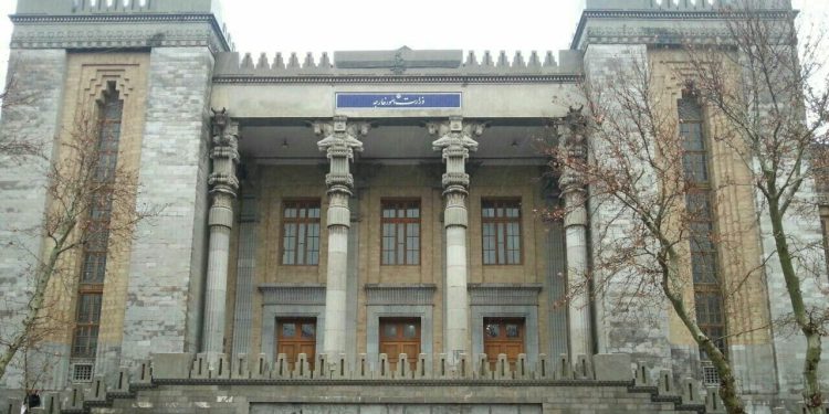 در غیاب سفیر؛ کاردار روسیه به وزارت امور خارجه احضار شد