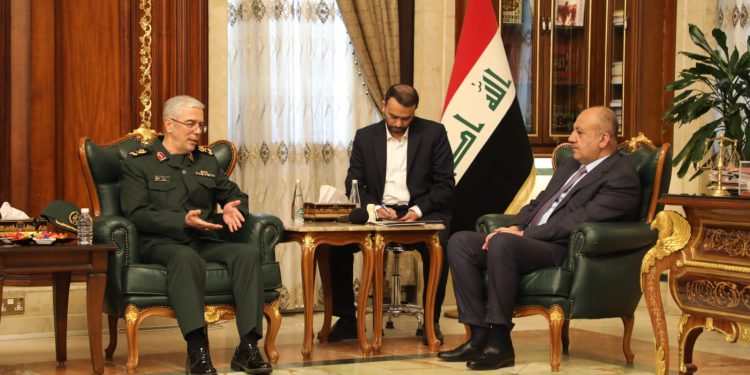 دیدار رئیس ستاد کل نیروهای مسلح ایران و وزیر دفاع عراق
