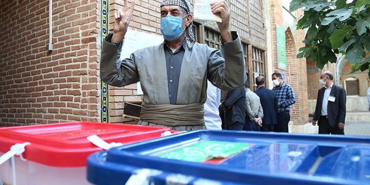 تنور گرم انتخابات در استانها/ نتایح بررسی صلاحیت داوطلبان انتخابات دوازدهمین دوره مجلس شورای اسلامی