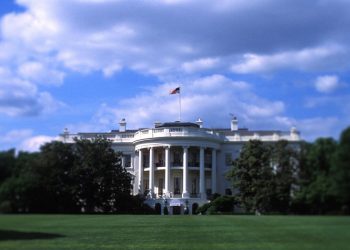 نشست اضطراری کاخ سفید با حضور بایدن در پی کشته شدن ۳ آمریکایی