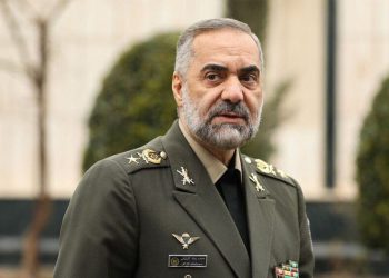 وزیر دفاع: محدودیتی در دفاع از منافع ملی و مردم‌ قائل نیستیم