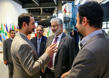 مشاور عالی وزیر علوم پاکستان: تحریم‌ها موجب موفقیت ایران در بخش‌های علمی و فناوری شد