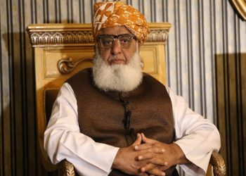 مولانا فضل‌الرحمان: دشمنان ایران و پاکستان درصدد بهره‌برداری از حوادث مرزی هستند