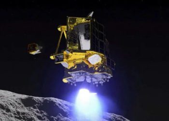 کاوشگر ژاپنی روی ماه نشست