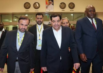 معاون اول رئیس جمهور برای شرکت در اجلاس سران عدم تعهد وارد کامپالا شد؛ مخبر: جنبش عدم تعهد صدای ملت‌های مستقل جهان است