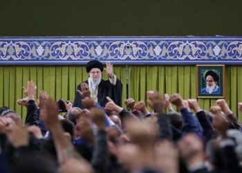 رهبر انقلاب: کشورهای اسلامی باید شریان‌های حیاتی رژیم صهیونیستی را قطع کنند