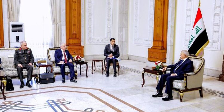 رئیس جمهور عراق: حل بحران های منطقه با گفت و گو امکان پذیر است