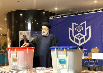 رئیس جمهور رای خود را به صندوق انداخت