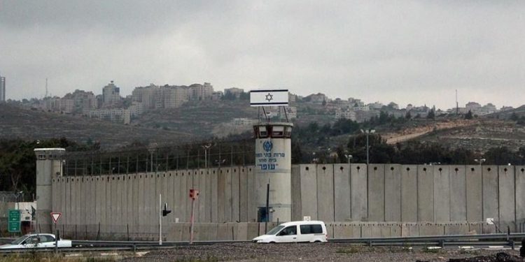 اسرائیل ۹۱۰۰ اسیر فلسطینی را گرسنه نگهداشته است