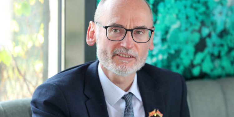 سفیر انگلستان در عراق: مذاکرات پایان مأموریت ائتلاف بینالمللی ادامه دارد