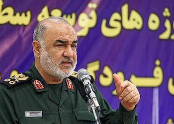 سرلشکر سلامی خبر داد: اعطای نشان فتح به سپاه پاسداران از سوی رهبر انقلاب