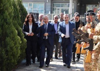 جزئیات دیدارها و توافق های استاندار کرمانشاە در سفر بە حلبچە